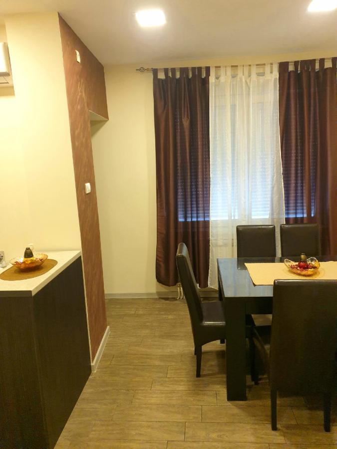 Ceca Apartman Ni 外观 照片