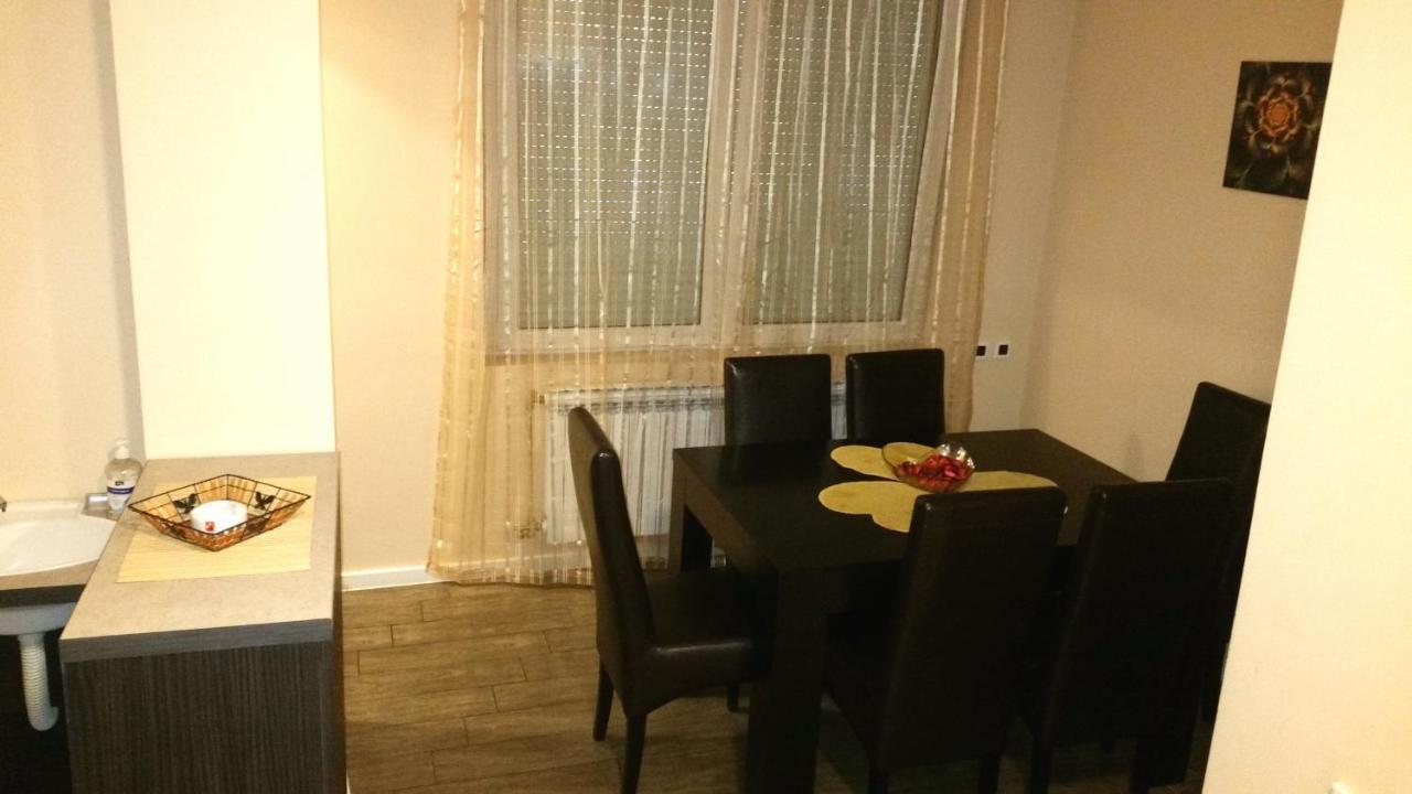 Ceca Apartman Ni 外观 照片