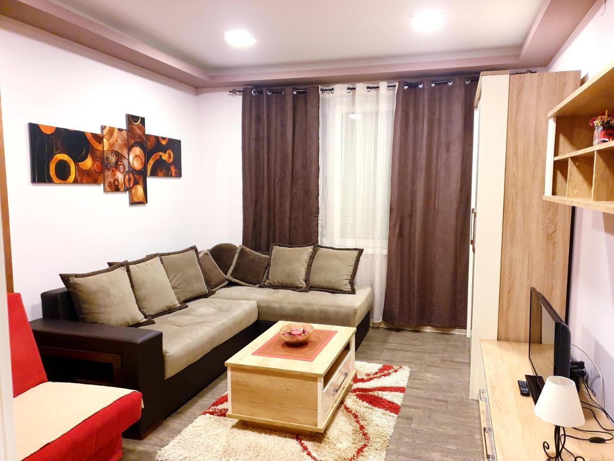 Ceca Apartman Ni 外观 照片