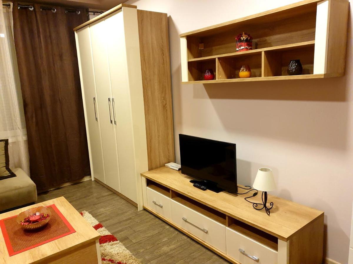 Ceca Apartman Ni 外观 照片